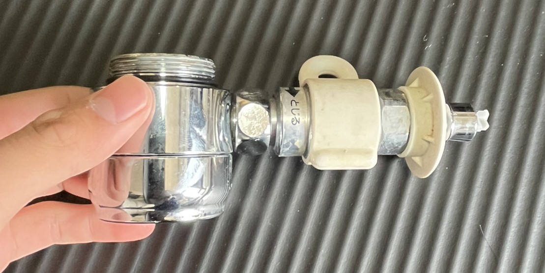簡単】水道KM5111ZCLに食洗器用分岐水栓CB-SKH6を取り付ける方法 簡単】水道KM5111ZCLに食洗器用分岐水栓CB-SKH6を取り付ける方法